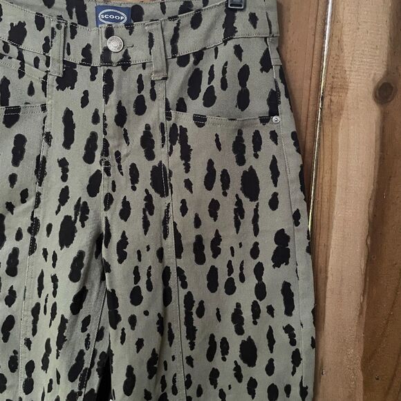 SCOOP BARREL JEANS Animal Print Olive Green sz NWOT - Picture 2 of 5